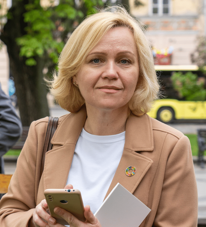 Олена Вітрак